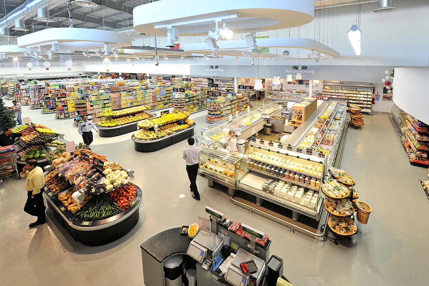 Alosra interior at Amwaj Islands
